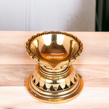 Superfine Brass Diya with Stand - 2.8 Inch Idols Nikuressence