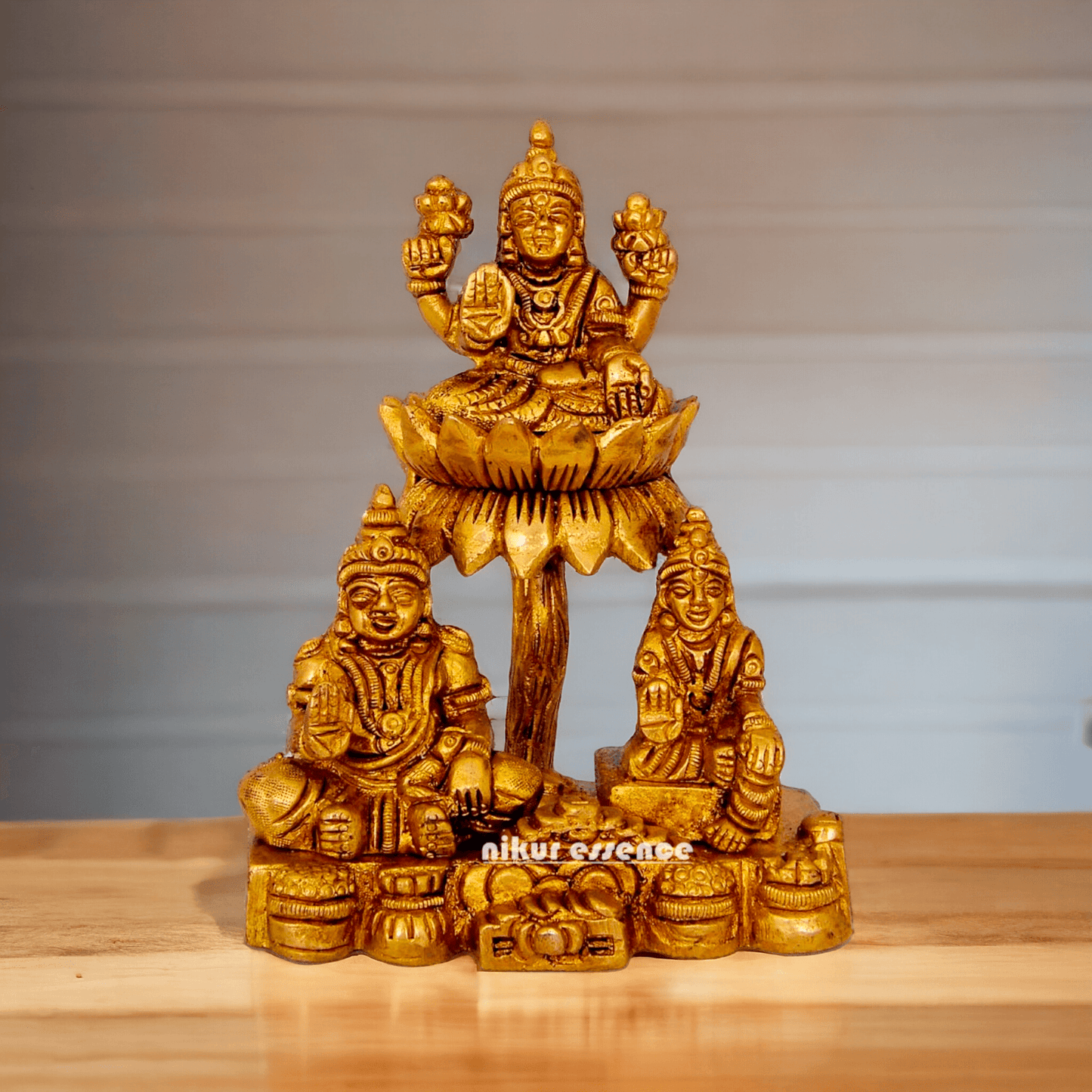 Kuber with Laxmi Kuvera Chithralekha - Exquisite 12 cm Sculptural Representation of Prosperity and Wealth Idols Nikuressence