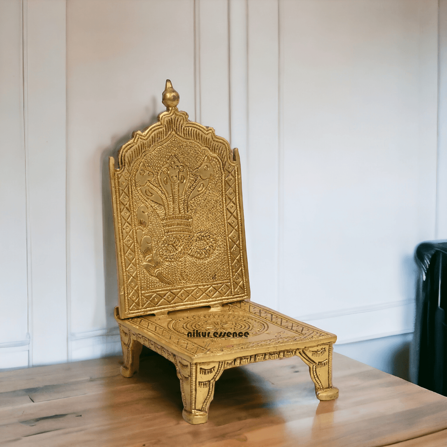 Buy Throne in Solid Brass 18 cm by Nikur Essence