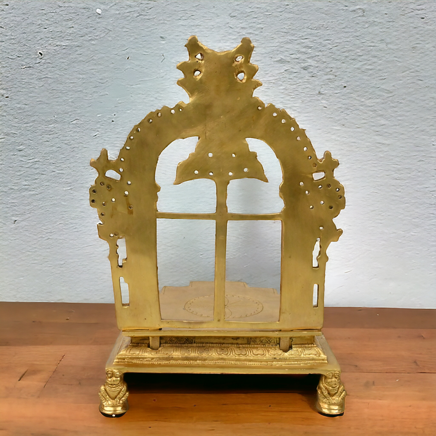 Pure Brass Throne by Nikur Essence - 30.5 cm Height