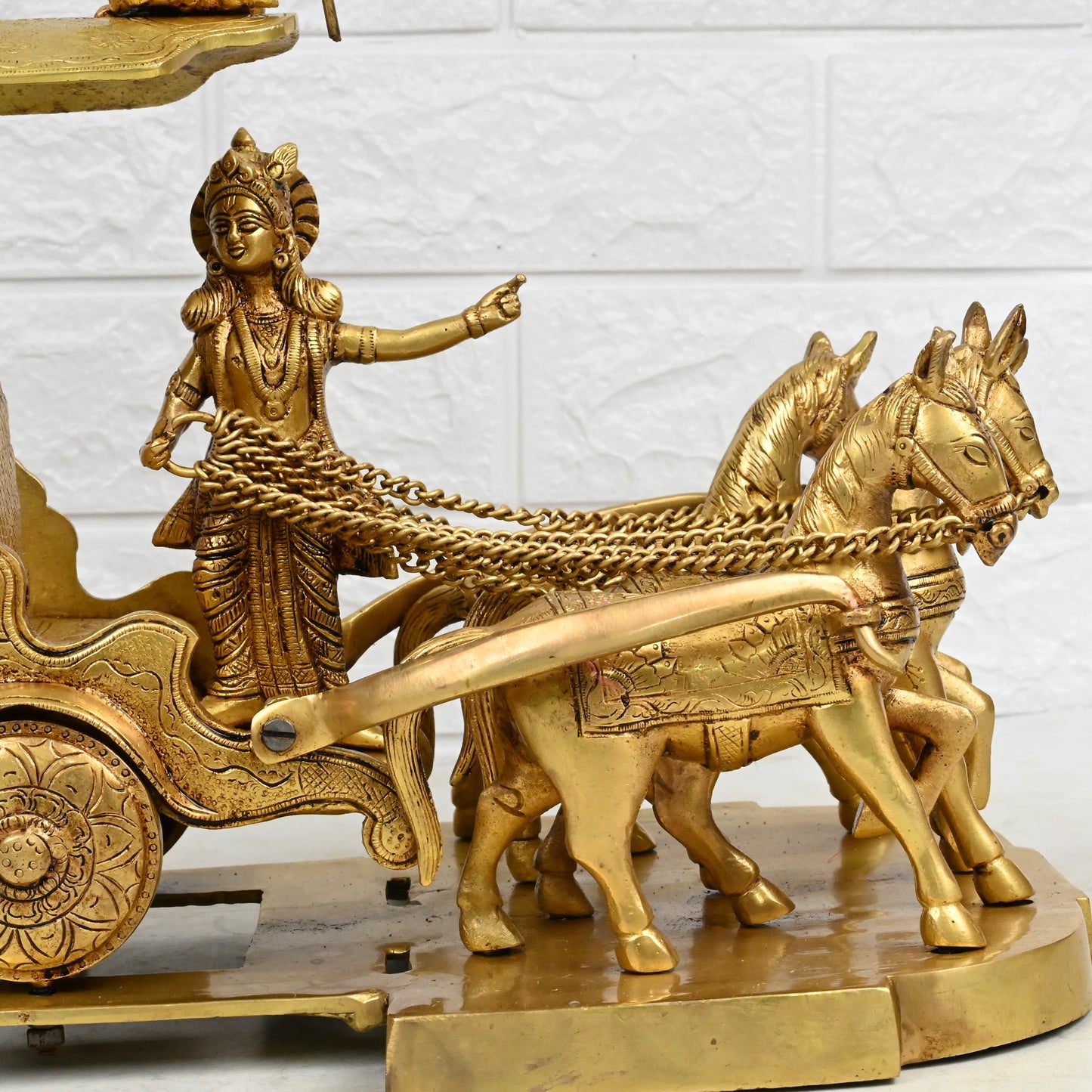 Brass online Lord Krishna Arjun Ratha by Nikur Essence - 14 inches height