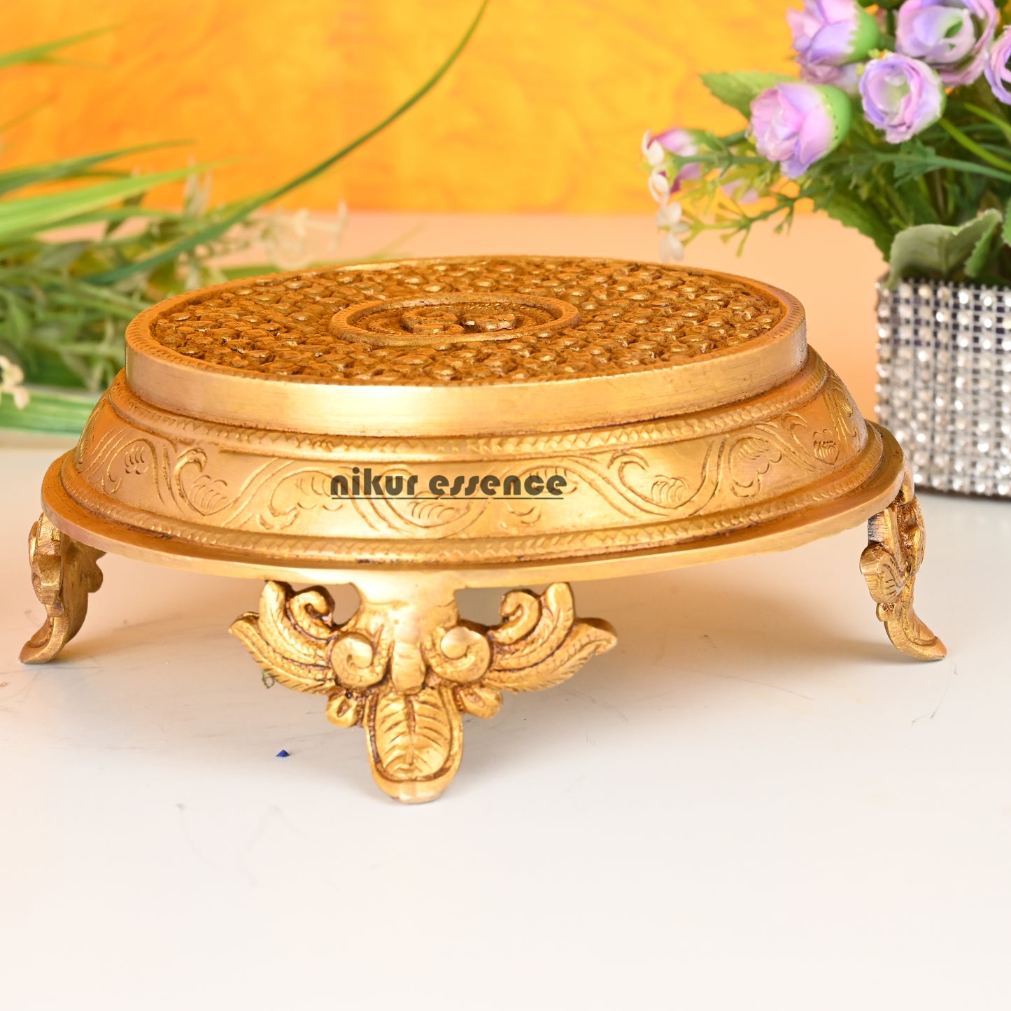 Pure Pital Chowki stand - 7 Inches Nikuressence