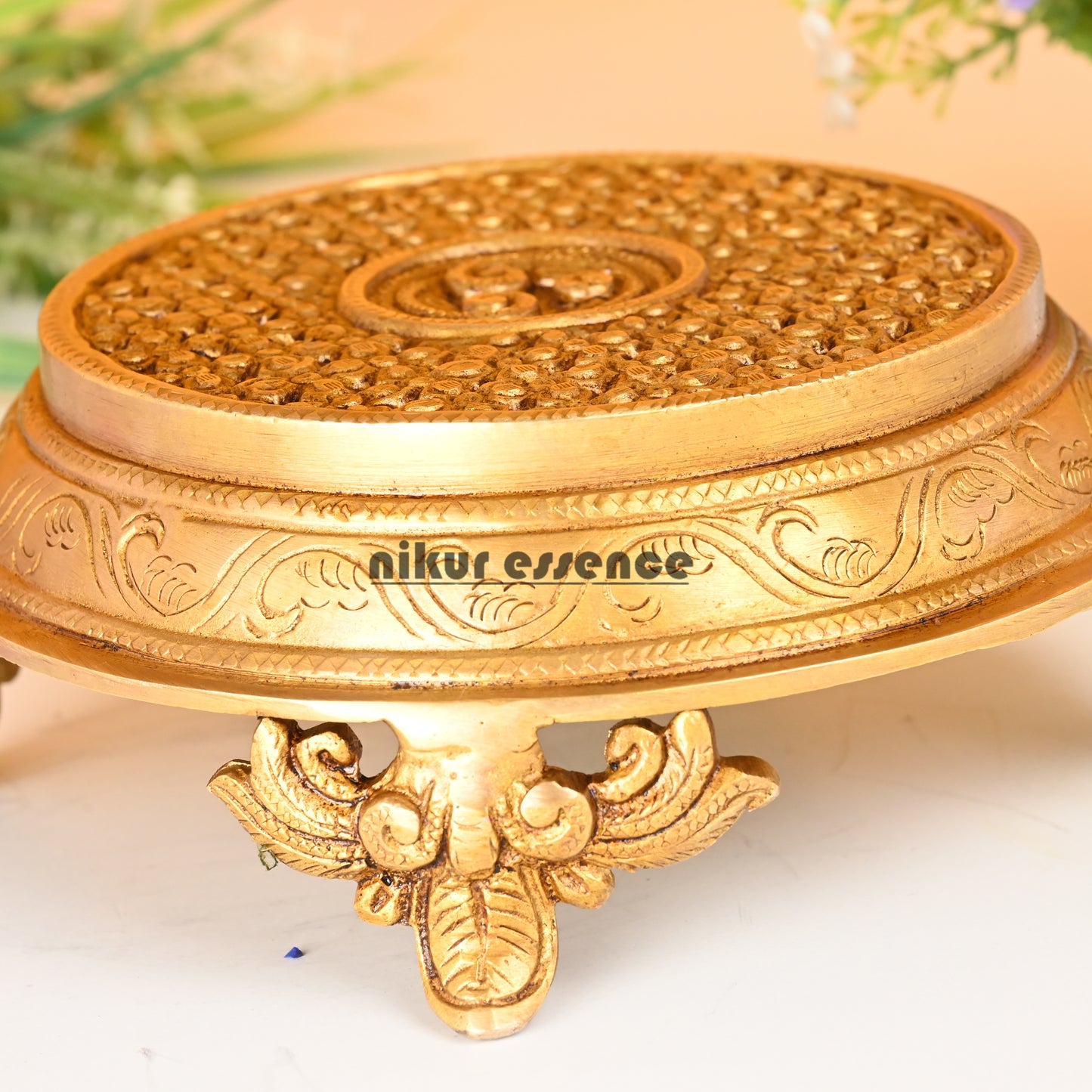 Pure Pital Chowki stand - 7 Inches Nikuressence