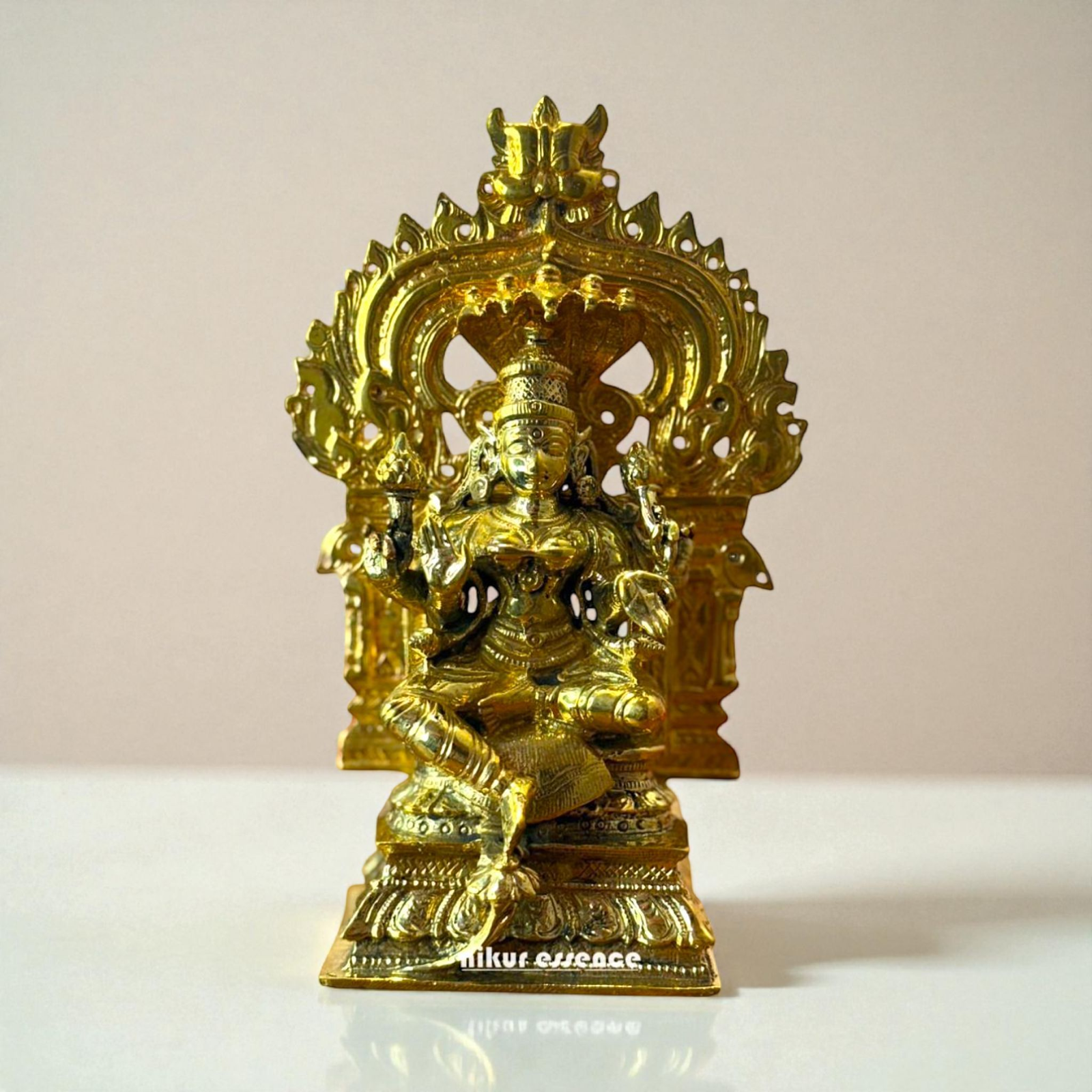 Goddess Lakshmi Maa Panchaloha Idol by Nikur Essence – Handcrafted Divine Sculpture of Wealth and Prosperity Nikuressence