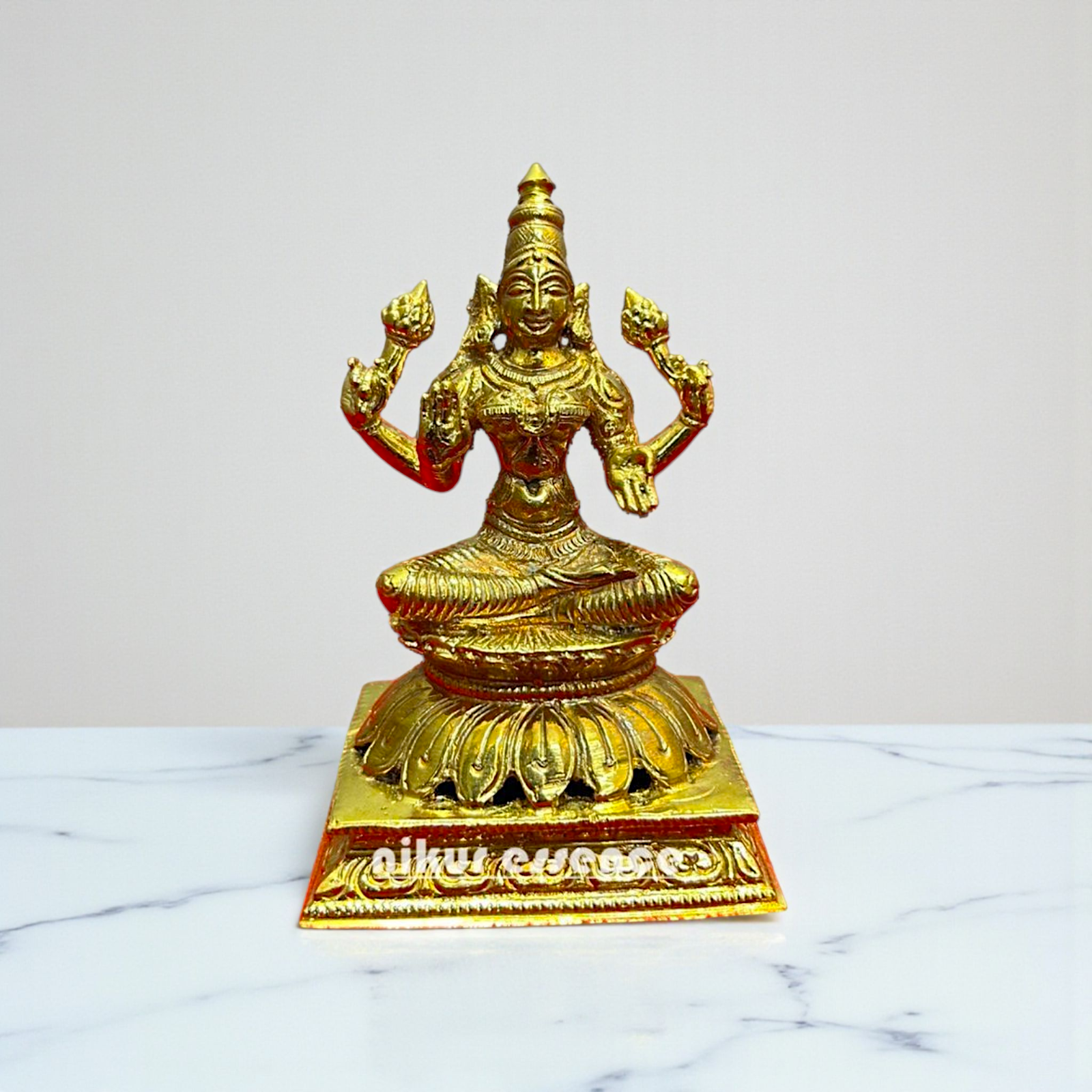 Goddess Lakshmi Panchaloha Idol – Sacred Handcrafted Statue of Wealth, Prosperity, and Abundance Nikuressence