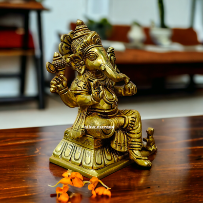 Vinayaka Ganesha Sitting Brass idol - 6.5 inch