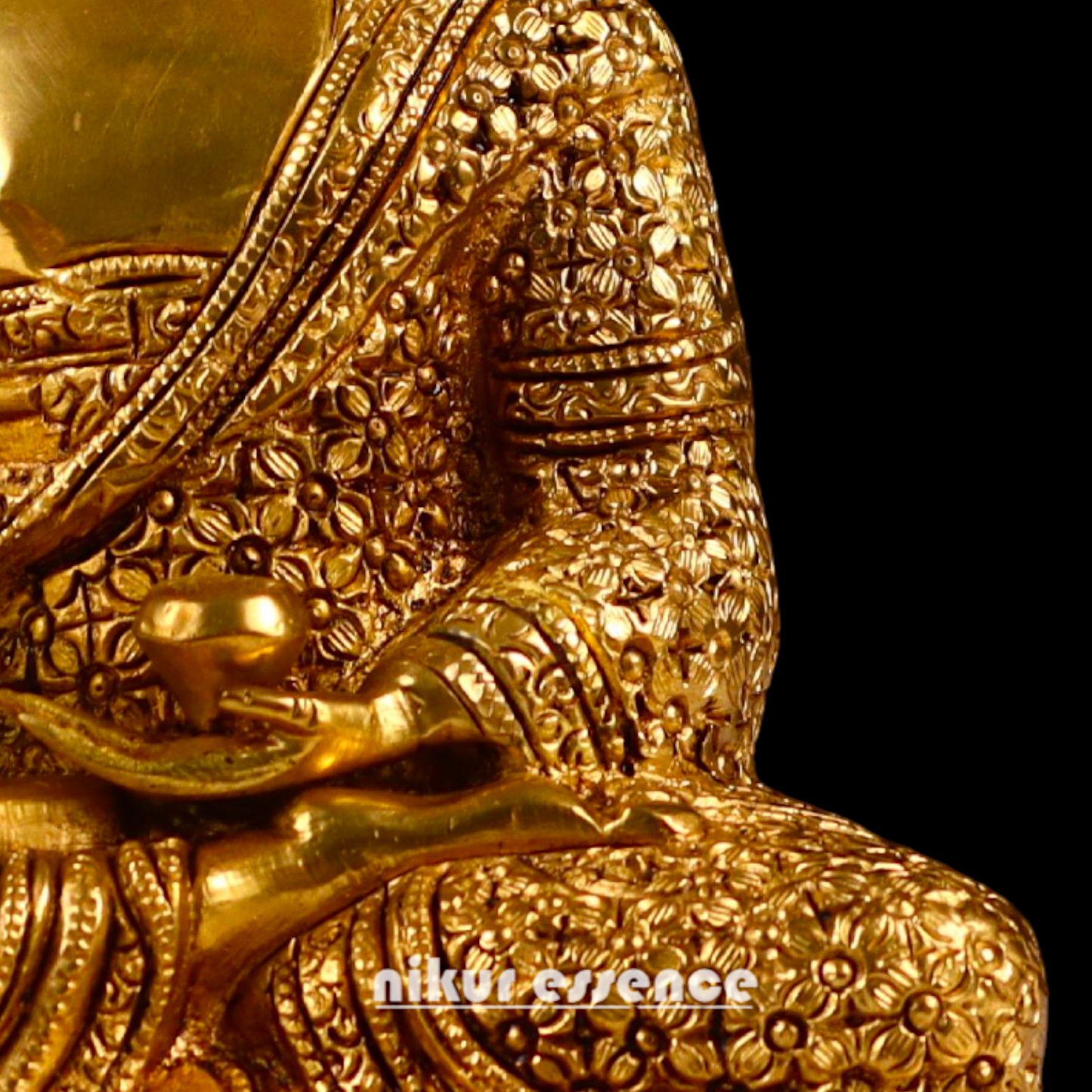 Pital Buddha Sitting with meditation Brass idol - 9 Inches