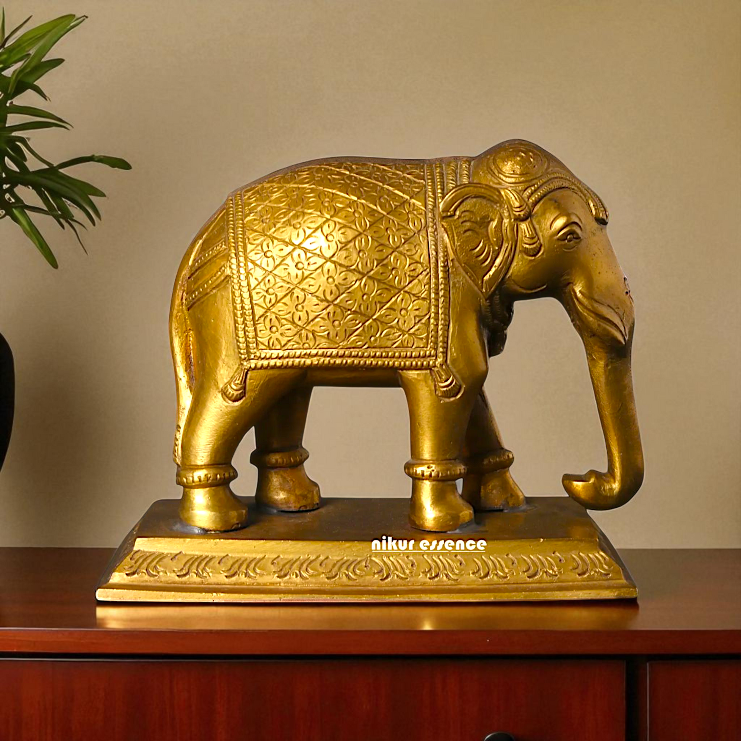 Panchaloha Elephant Beautiful decor statue - 5 Inches Nikuressence