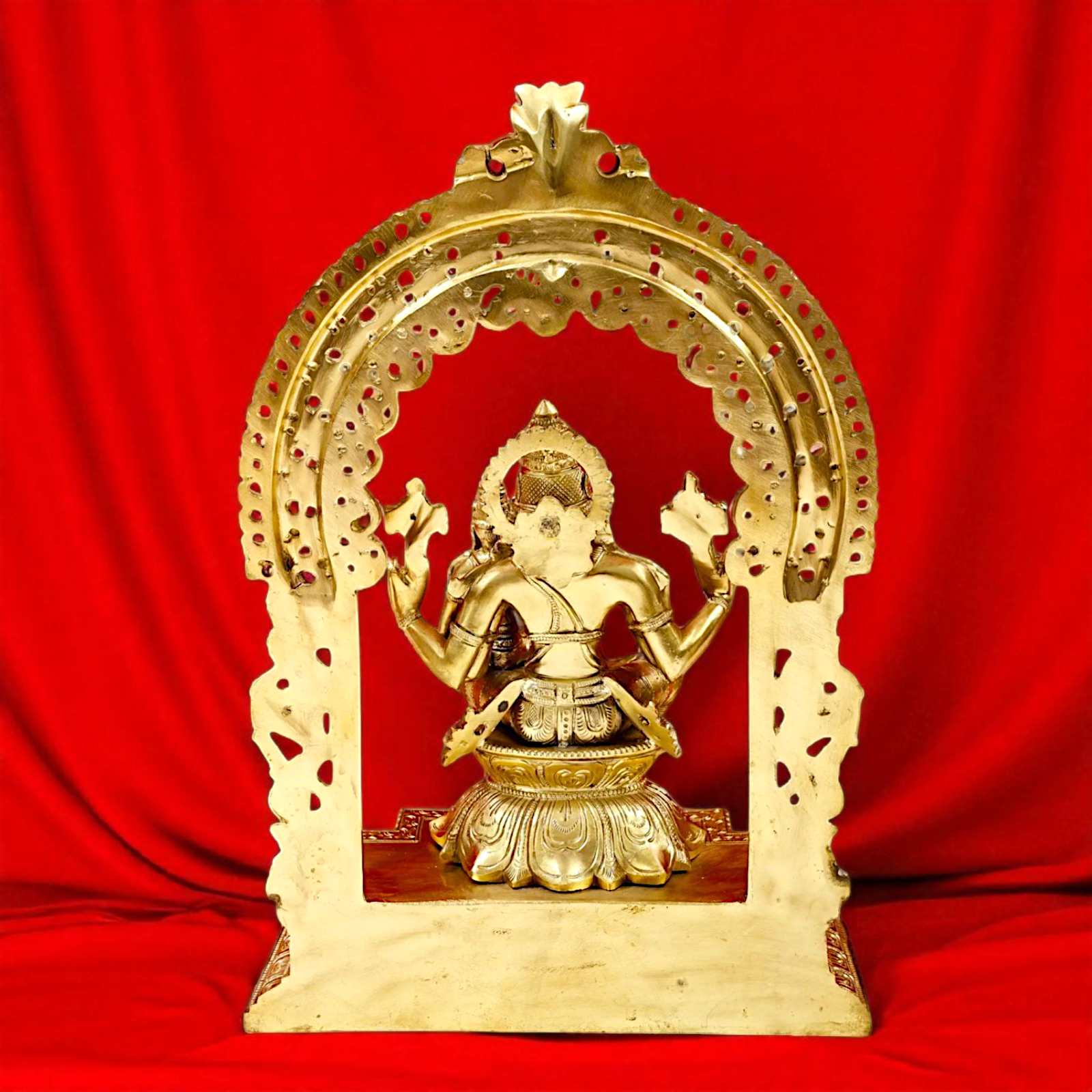 Narasimha with Lakshmi Panchaloha idol - 18 inches Nikuressence