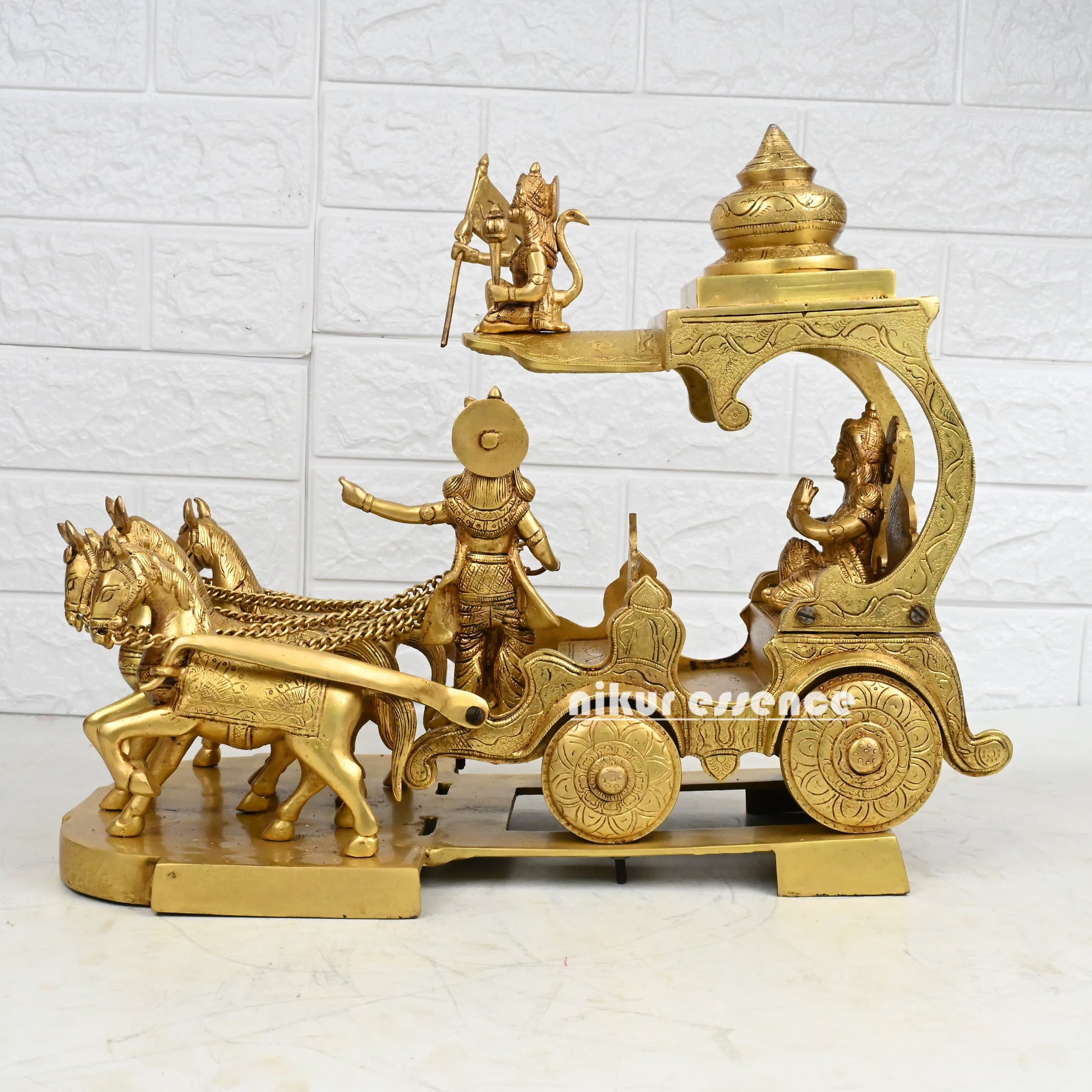 Brass online Lord Krishna Arjun Ratha by Nikur Essence - 14 inches height