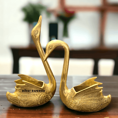 Brass Swan Figurine with Intricate Detailing and Polished Finish – A Timeless Decorative Accent for Home or Office Idols Nikuressence