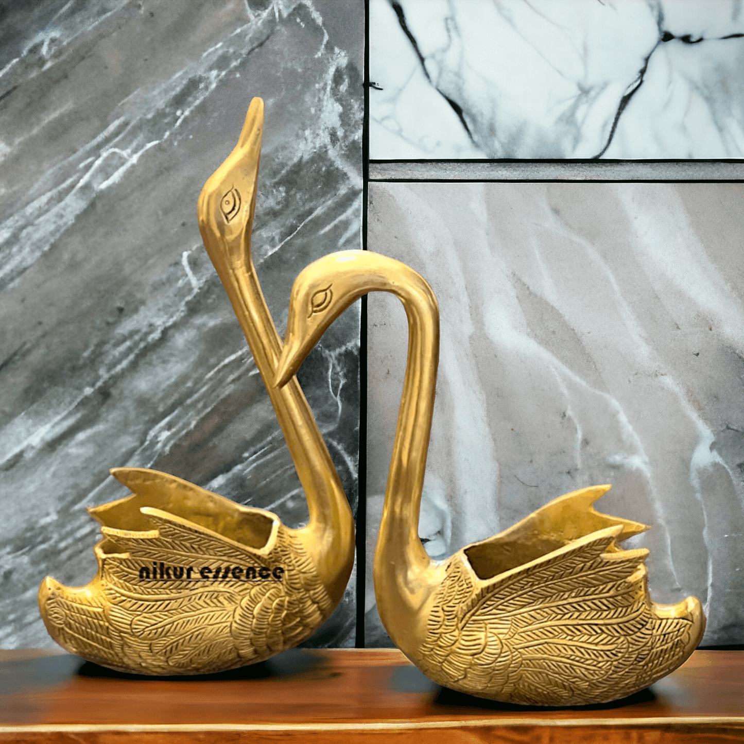 Brass Swan Figurine with Intricate Detailing and Polished Finish – A Timeless Decorative Accent for Home or Office Idols Nikuressence